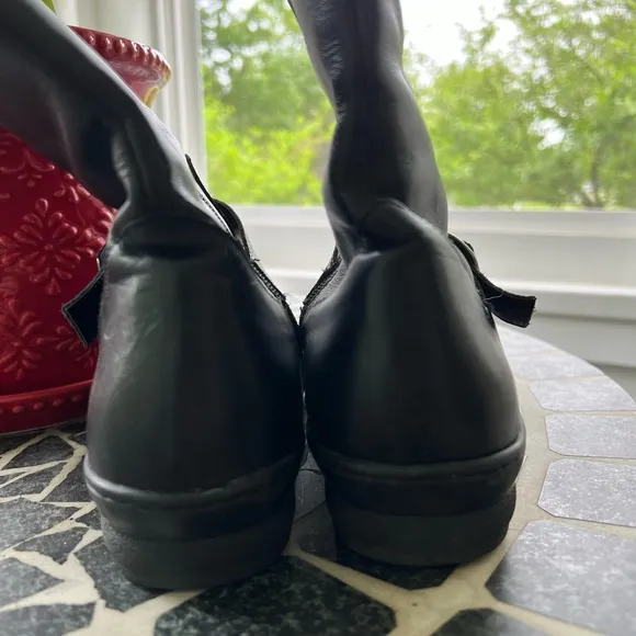 COPY - David Tate size 9.5 mid calf black boots. Excellent shape. Zips up side.…