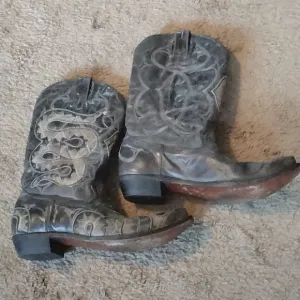 Corral Brand Black and Gray Color Western Boots with Intricate Stitching