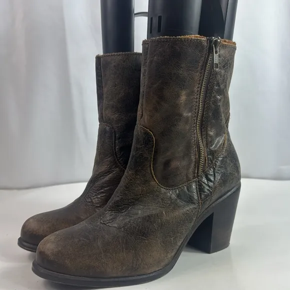 Corral Indie Spirit Distressed Leather Women's Ankle Boots