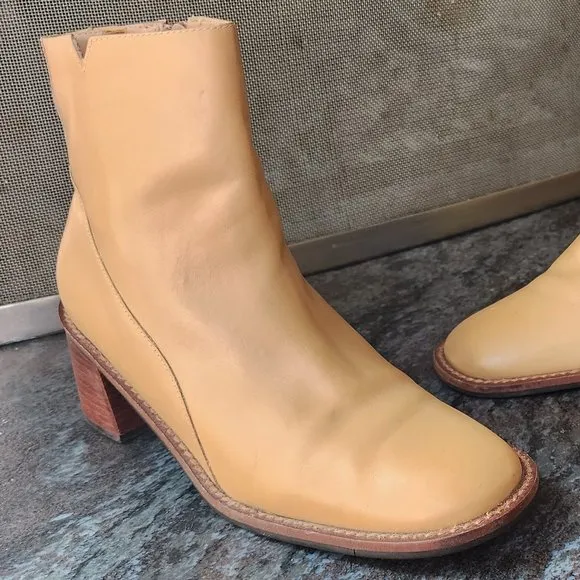 COUP D'ETAT LTD Gold Leather Block Heel Ankle Boots Size 8M