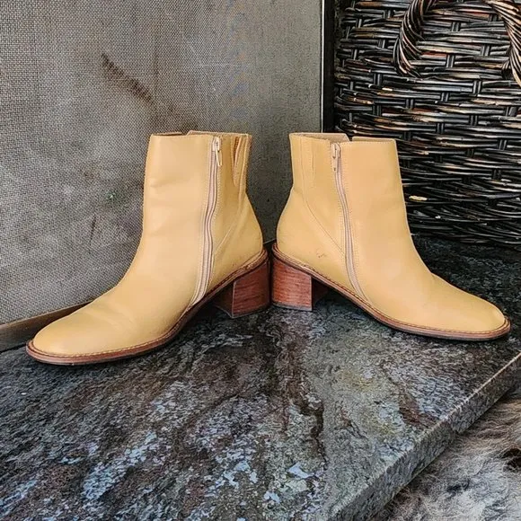 COUP D'ETAT LTD Gold Leather Block Heel Ankle Boots Size 8M