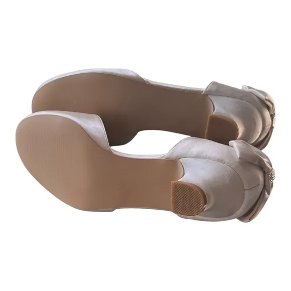 Coutgo Girls Elegant Cream Dress Shoes with Sparkly Bow Detail