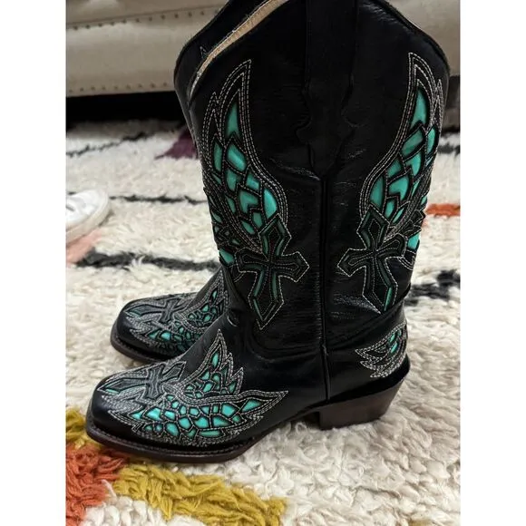Cowgirl Western Leather Boots Black &amp; Teal Crosses &amp; Wings Women's‎ 8 / 8.5