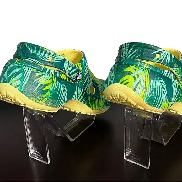 Crocs Classic Bae Clogs Tropical Fern Leaf print, size 7. Green platform shoes