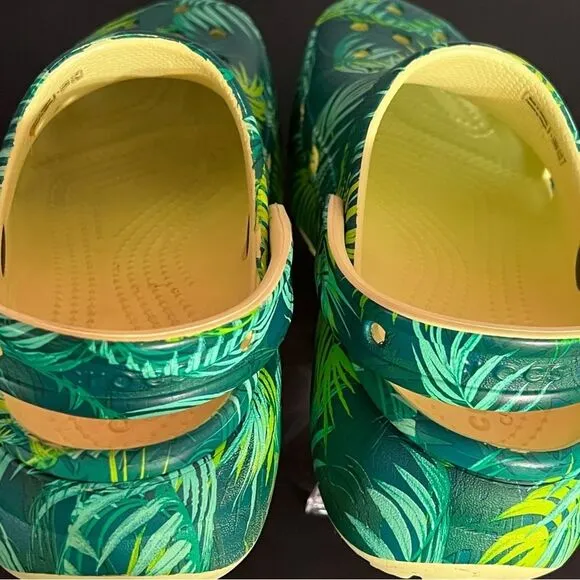 Crocs Classic Bae Clogs Tropical Fern Leaf print, size 7. Green platform shoes