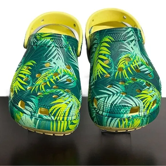Crocs Classic Bae Clogs Tropical Fern Leaf print, size 7. Green platform shoes