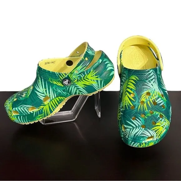 Crocs Classic Bae Clogs Tropical Fern Leaf print, size 7. Green platform shoes