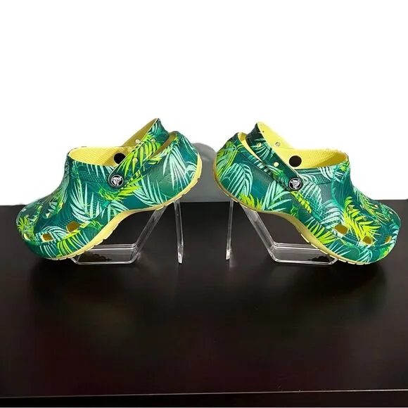 Crocs Classic Bae Clogs Tropical Fern Leaf print, size 7. Green platform shoes