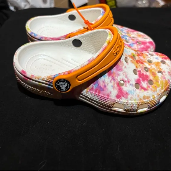 Crocs Kids' Colorful Clogs they look good and clean