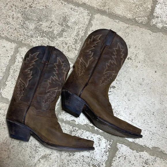 DAN POST vintage Western Boots cowgirl Pre-owned good condition. Size 8