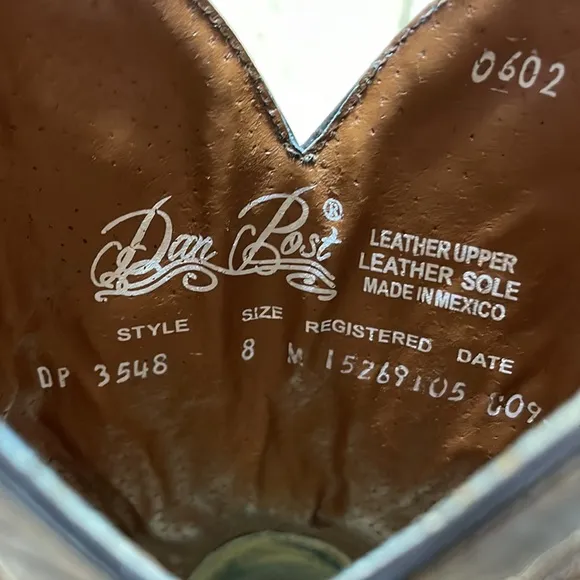 DAN POST vintage Western Boots cowgirl Pre-owned good condition. Size 8