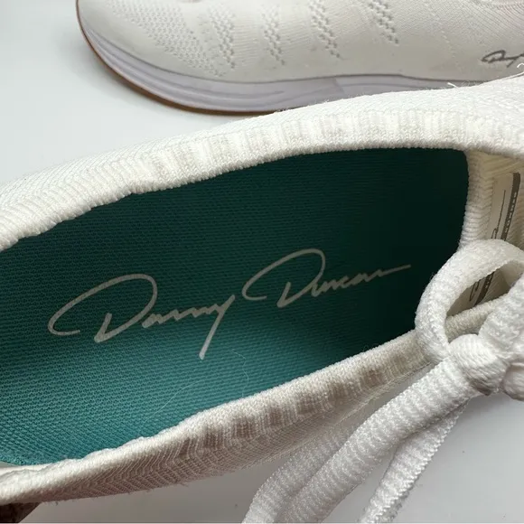 Danny Duncan Sz 11 1/2 Signature Runners White Athletic Shoes Knit Upper
