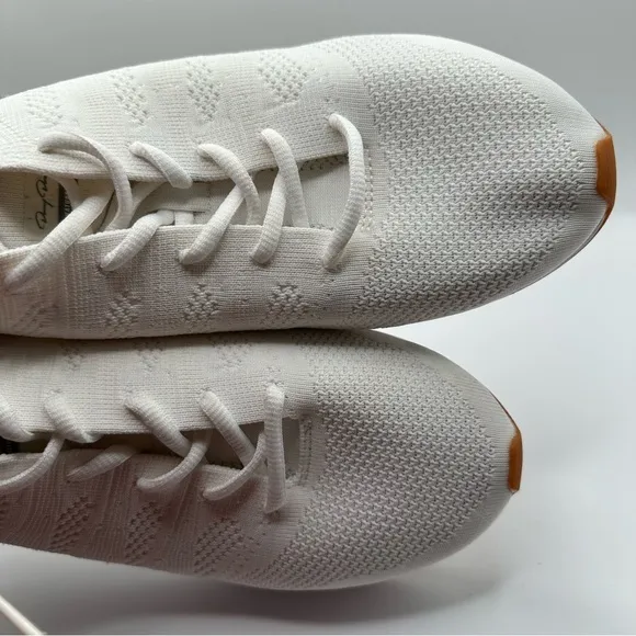 Danny Duncan Sz 11 1/2 Signature Runners White Athletic Shoes Knit Upper