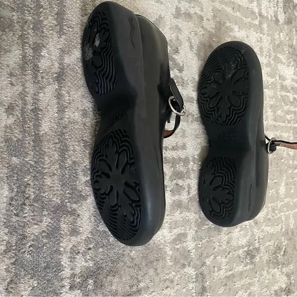 Dansko Black Leather Mary Jane Shoes Size 36 Comfort Adjustable Buckle