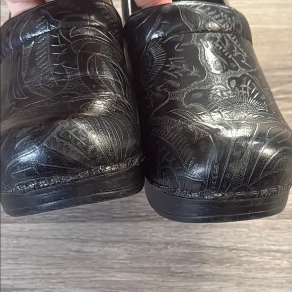 Dansko Black Professional Clogs Size 37  Womens Shoes