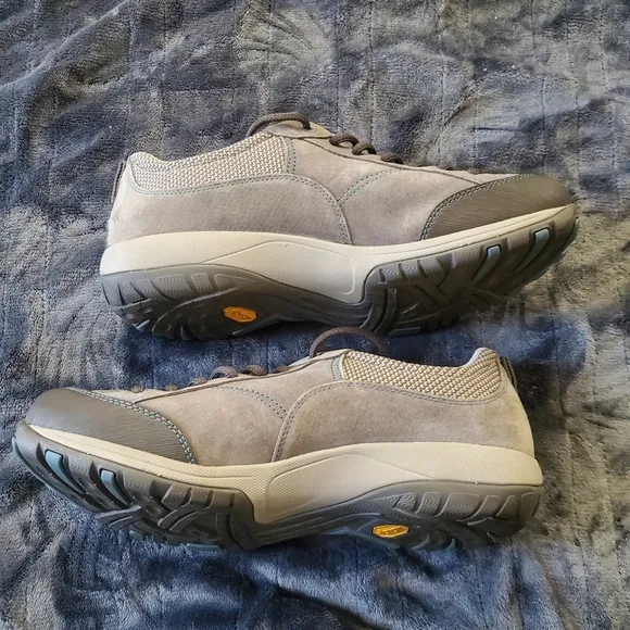 Dansko paisley gray lace up suede waterproof woman's shoes
