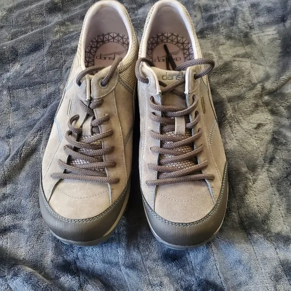 Dansko paisley gray lace up suede waterproof woman's shoes