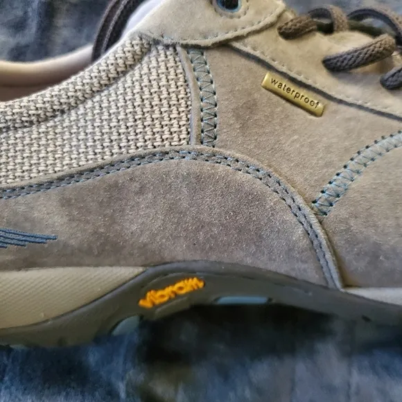 Dansko paisley gray lace up suede waterproof woman's shoes