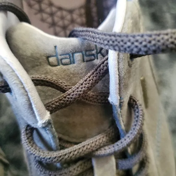 Dansko paisley gray lace up suede waterproof woman's shoes