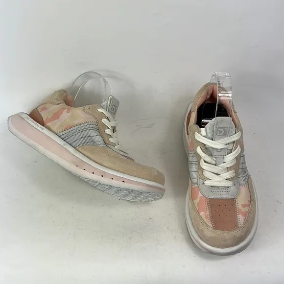 Deckers x Lab pink white waterproof athletic platform running shoes women’s 8