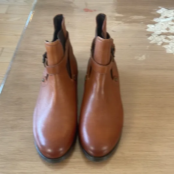 Desa ankle boots
