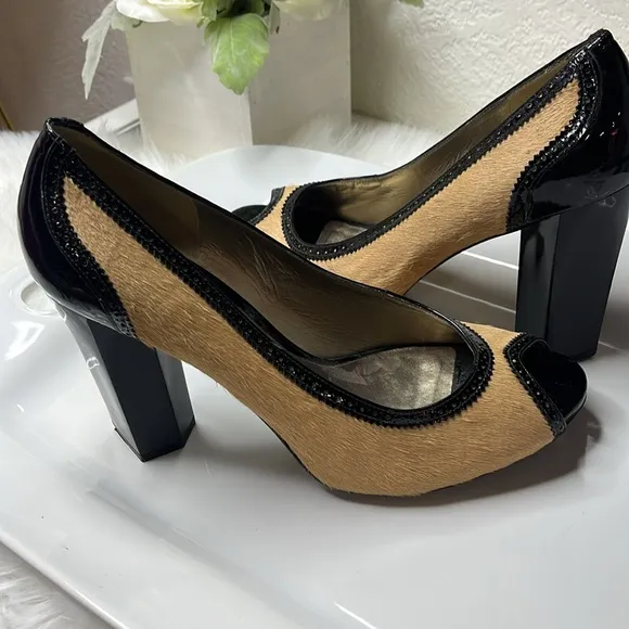 Diane Von Furstenberg Stylish Black and Tan Women's Heels