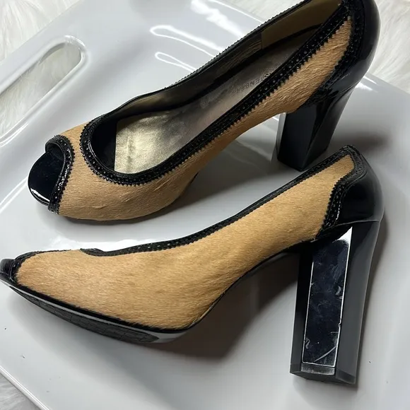 Diane Von Furstenberg Stylish Black and Tan Women's Heels