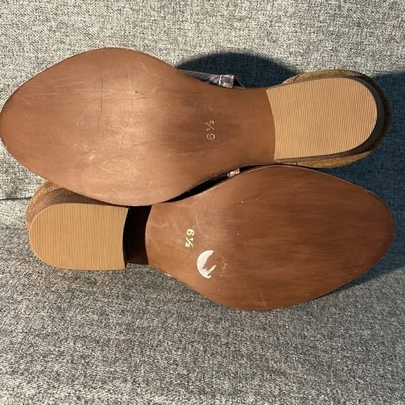 Diba Shy Town Leather Snake and Cognac Shoe. NEW
