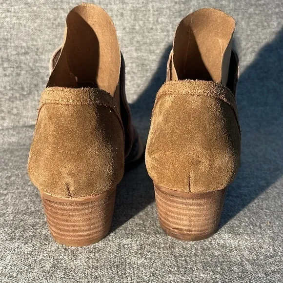 Diba Shy Town Leather Snake and Cognac Shoe. NEW