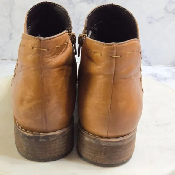 Diba True River Queen Ankle Booties Size 8.5 Camel Leather Western Prarie