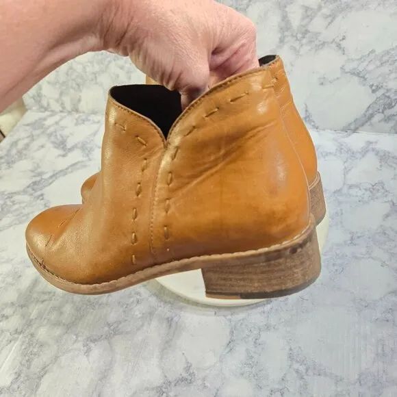 Diba True River Queen Ankle Booties Size 8.5 Camel Leather Western Prarie