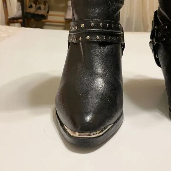 Dingo Emma Slouchy Western Boot, 7. Black withSilver Hardware.
