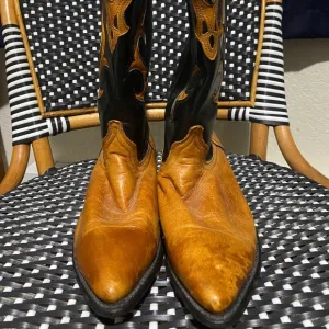 Dingo Size 9 Women’s Cowboy Boots