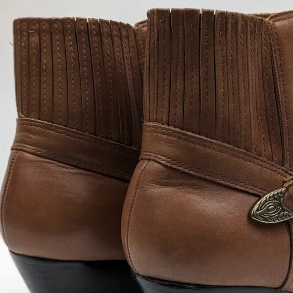 Dingo Western Cowgirl Buckle Strap Ankle Boot Leather Square Toe Pull On 6.5