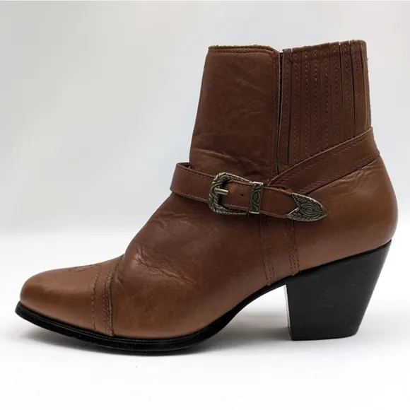 Dingo Western Cowgirl Buckle Strap Ankle Boot Leather Square Toe Pull On 6.5