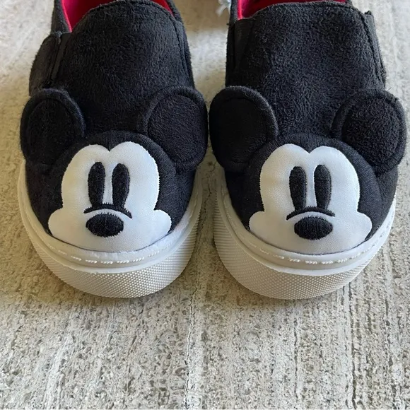 DISNEY | NWT Baby Mickey Mouse Slip-On Shoes | US 18-24 Months / EUR 22