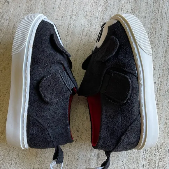 DISNEY | NWT Baby Mickey Mouse Slip-On Shoes | US 18-24 Months / EUR 22