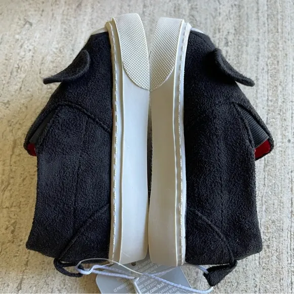 DISNEY | NWT Baby Mickey Mouse Slip-On Shoes | US 18-24 Months / EUR 22