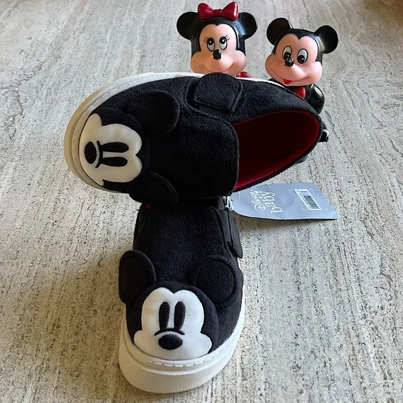 DISNEY | NWT Baby Mickey Mouse Slip-On Shoes | US 18-24 Months / EUR 22
