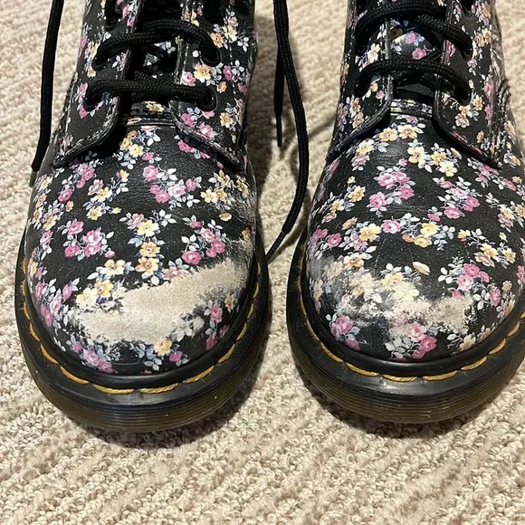 Doc Marten floral calico pascal combat boots lace up size EU 37 Women’s 6