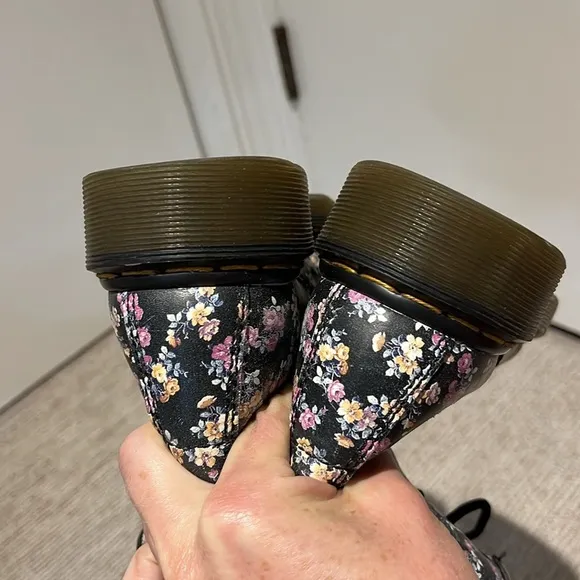Doc Marten floral calico pascal combat boots lace up size EU 37 Women’s 6