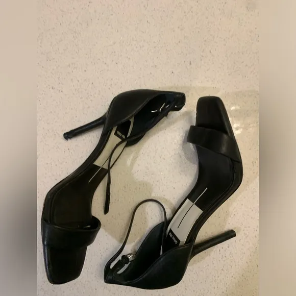 DOLCE VITA Women's Halo Black Leather Ankle Strap Chic Shoes Heels Sandals 6.5