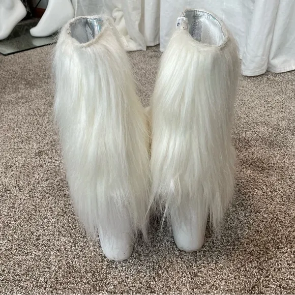 Dolls Kill Current Mood Light Up Fluffer White Boots Women’s Size 11