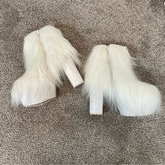 Dolls Kill Current Mood Light Up Fluffer White Boots Women’s Size 11