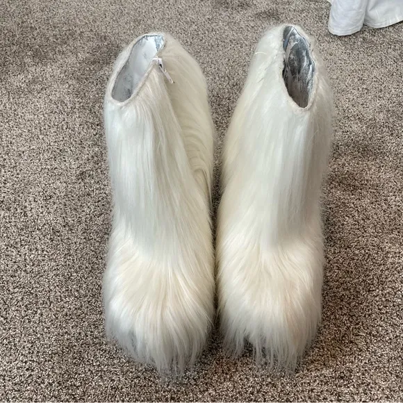 Dolls Kill Current Mood Light Up Fluffer White Boots Women’s Size 11