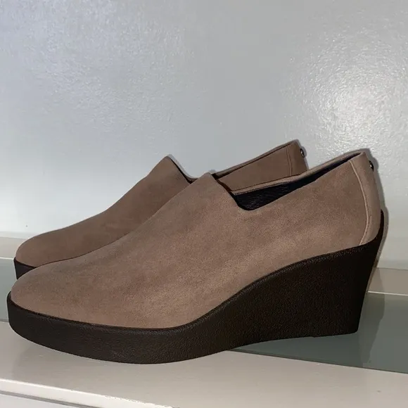 Donald J Pliner Lilie Stretch Beige Suede Platform Wedge-Women’s Sz 9-NWOB
