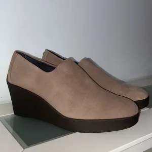 Donald J Pliner Lilie Stretch Beige Suede Platform Wedge-Women’s Sz 9-NWOB