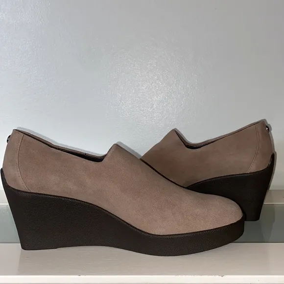 Donald J Pliner Lilie Stretch Beige Suede Platform Wedge-Women’s Sz 9-NWOB