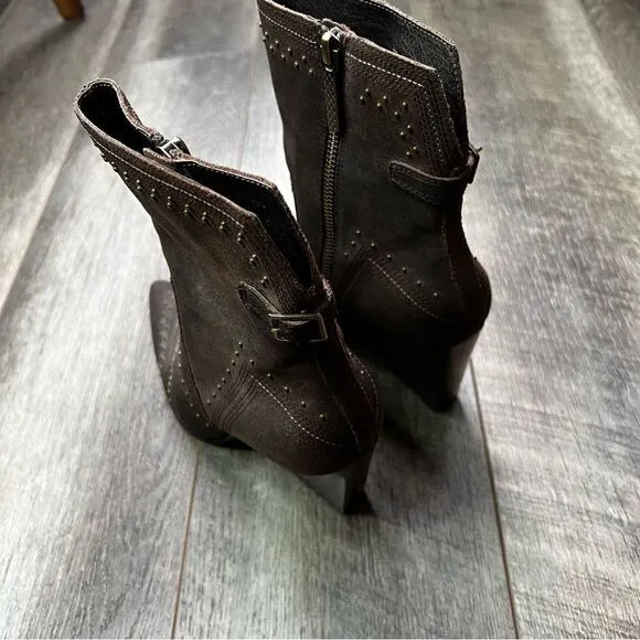 DONALD J. PLINER Vegas Brown Leather Studded Heeled Boots Size 7