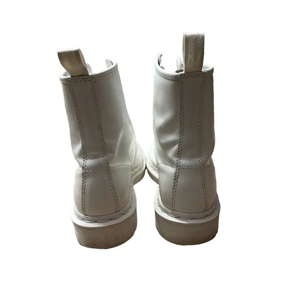 DR. MARTENS 1460 Pascal White Virginia Blanco 8 eye Boots Size 7